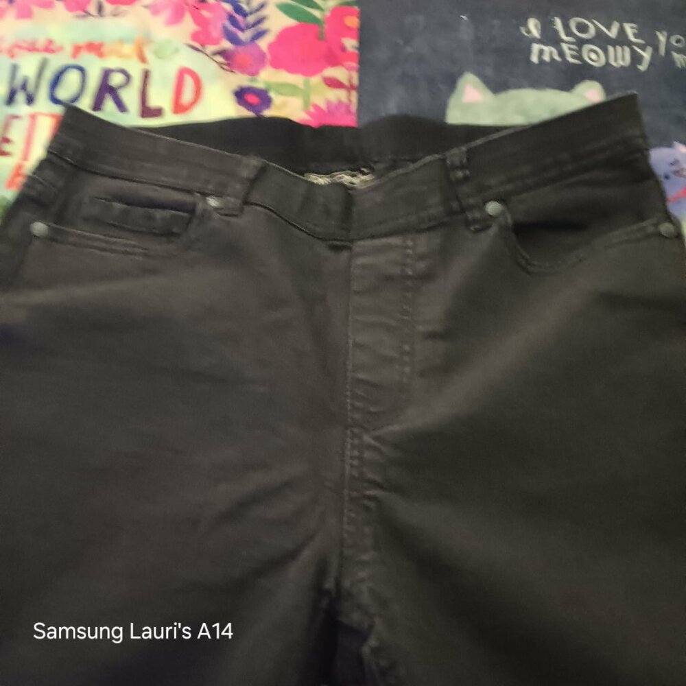 DG2 Pull On Black boot cut jeans Size Medium - Picture 5 of 5